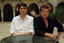 Neal Purvis y Robert Wade dejan la franquicia de James Bond